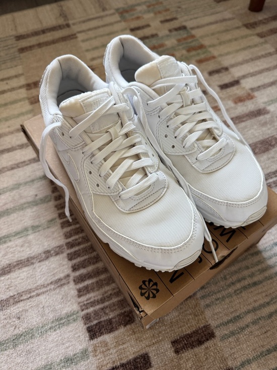 Nike Shoes - Nike Women’s Airmax 90 size 10 white